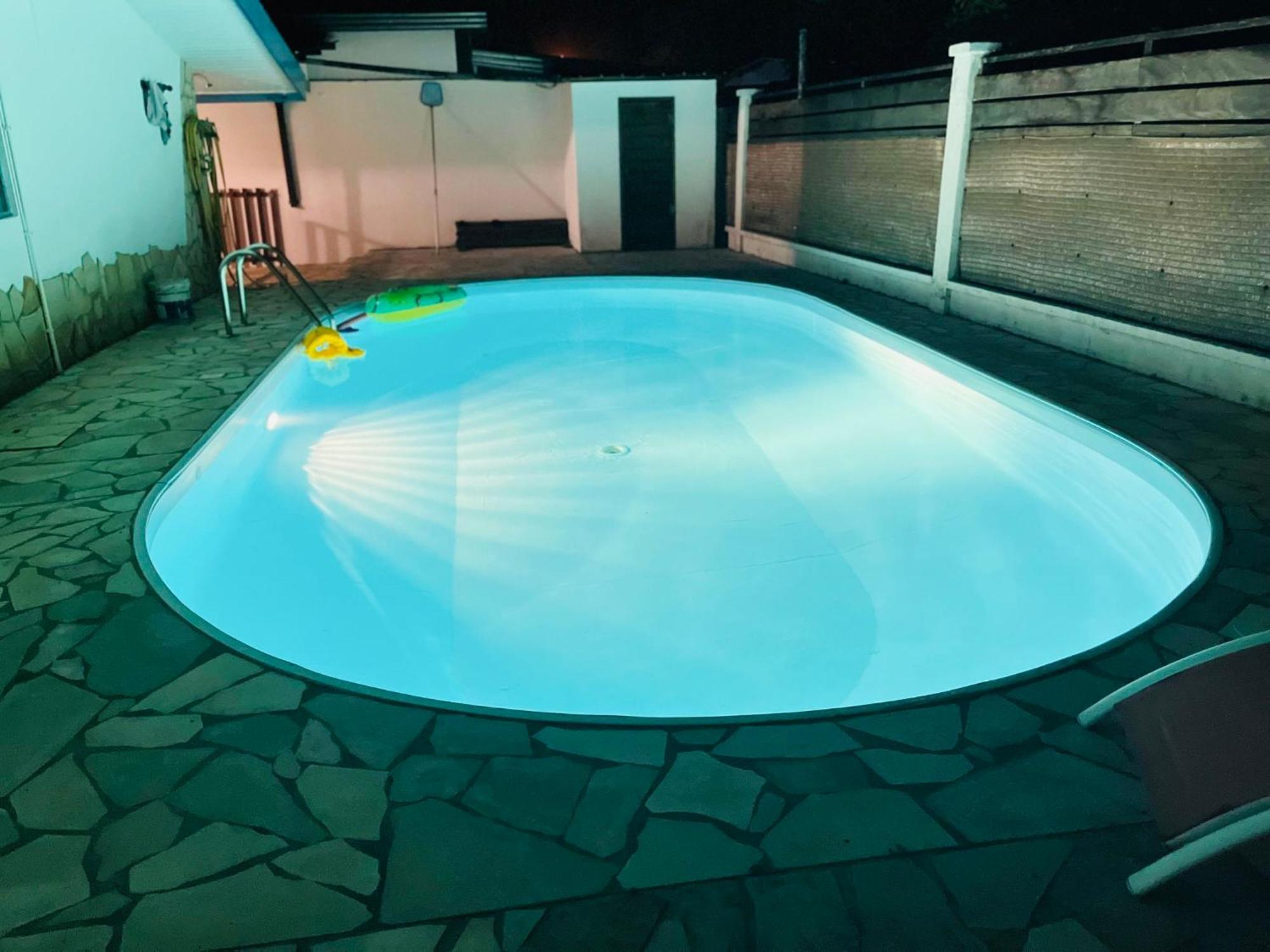 Sermie T2 Climatise Avec Piscine 쿠루 외부 사진